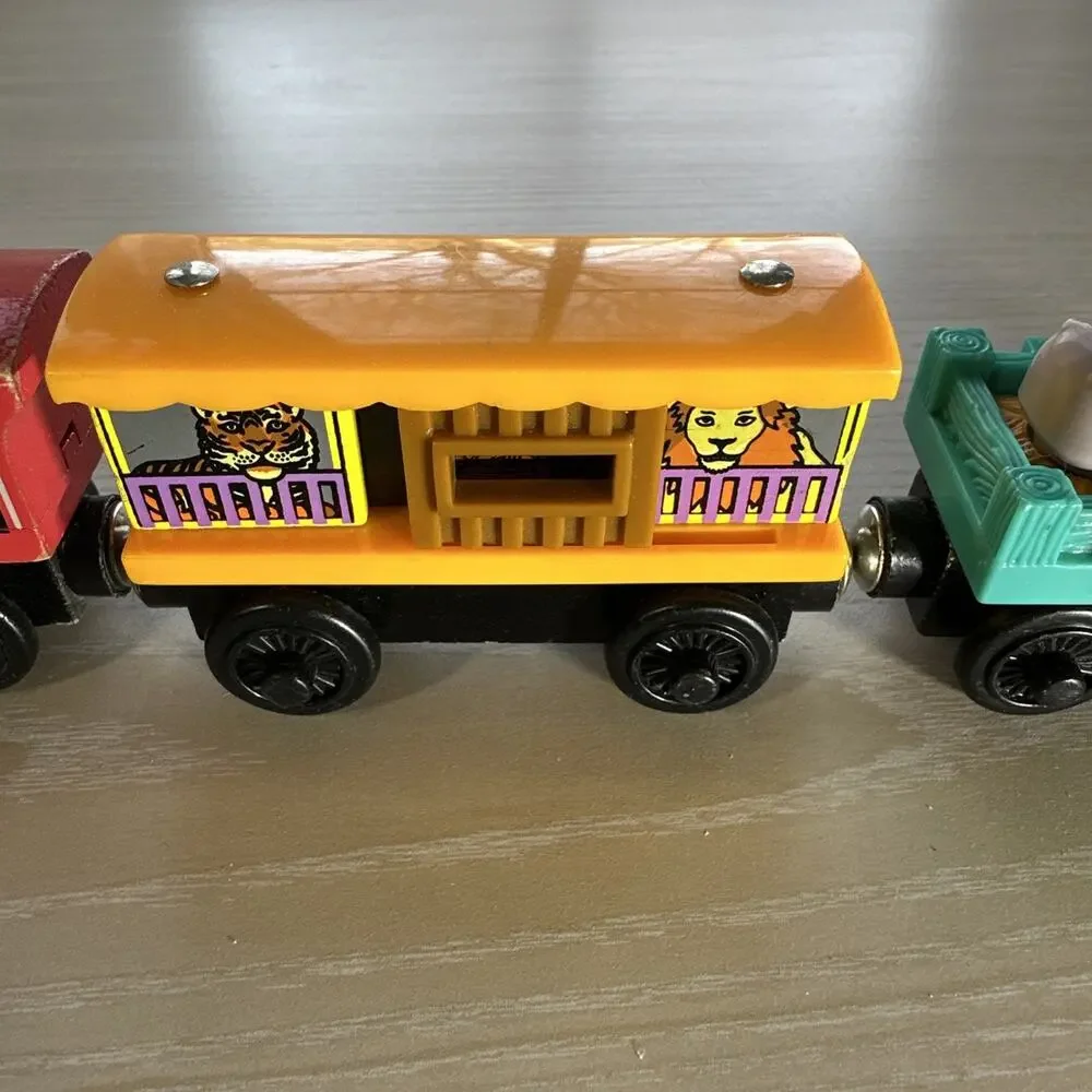 Authentic Learning Wooden Thomas Train Ivo Hugh with Zoo Cars!